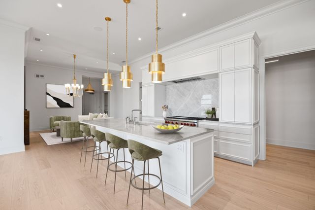 595 60th Street S 305, West Des Moines, IA 50266