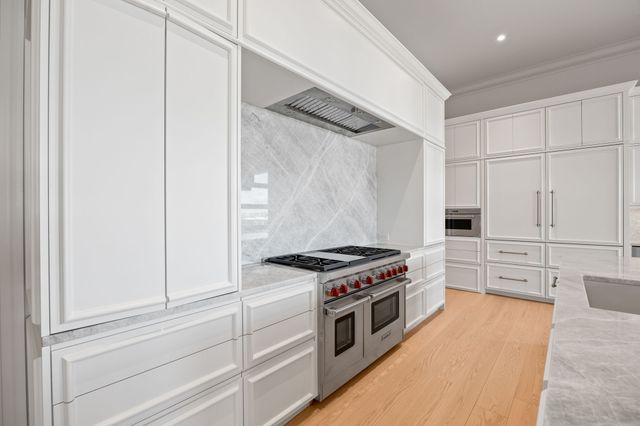 595 60th Street S 305, West Des Moines, IA 50266