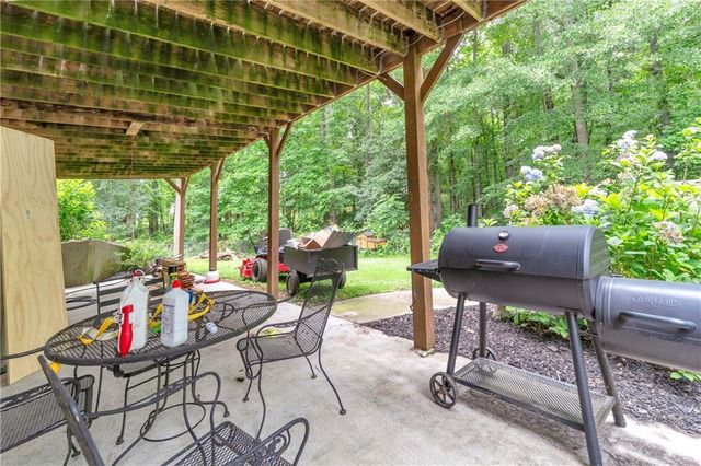 587 J B Owens Road, Bethlehem, GA 30620