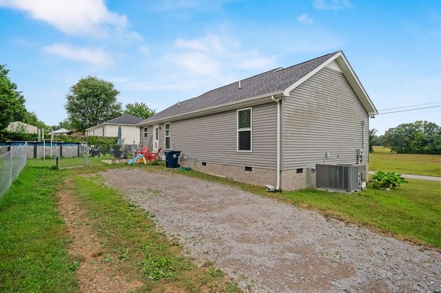 798 OConnor St, Smithville, TN 37166