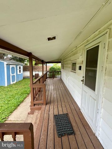 120 HILLCREST AVE, Morrisville, PA 19067