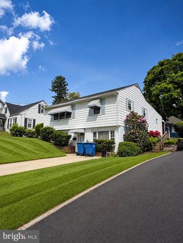 120 HILLCREST AVE, Morrisville, PA 19067