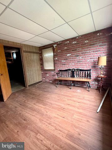 120 HILLCREST AVE, Morrisville, PA 19067