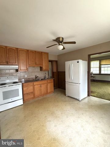 120 HILLCREST AVE, Morrisville, PA 19067