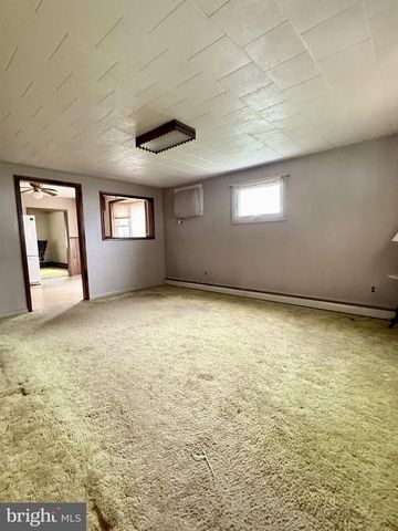120 HILLCREST AVE, Morrisville, PA 19067