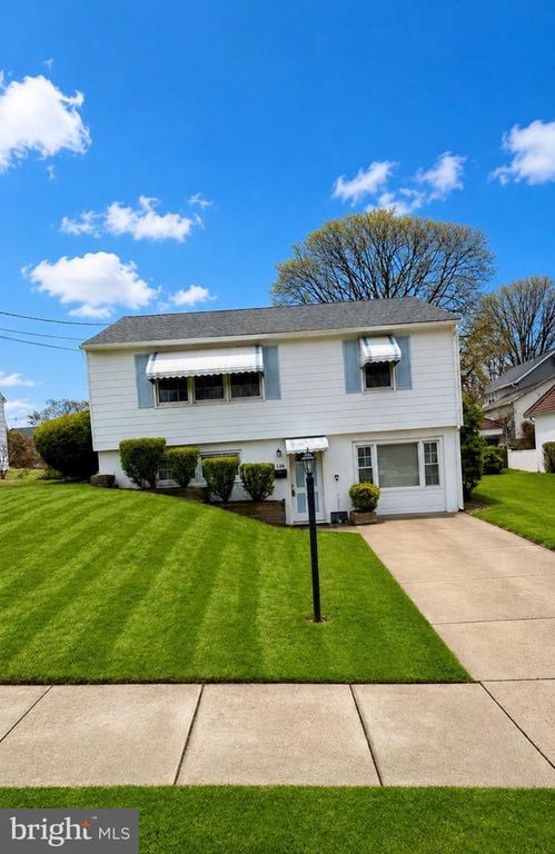 120 HILLCREST AVE, Morrisville, PA 19067