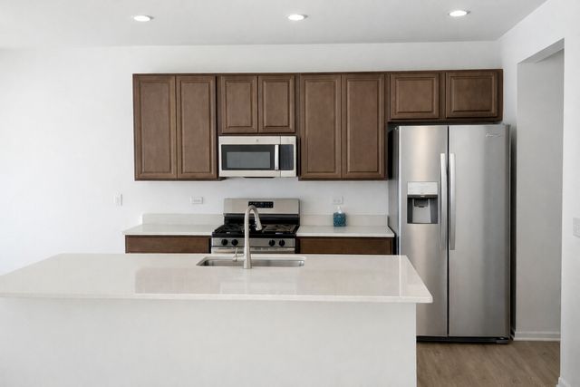 16517 W Golden Valley Lane, Lockport, IL 60441