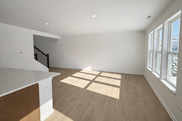 16517 W Golden Valley Lane, Lockport, IL 60441