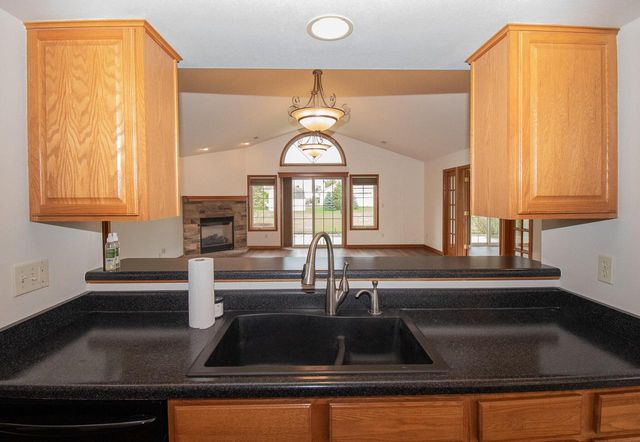 W197N17085 Stonewall DRIVE, Jackson, WI 53037