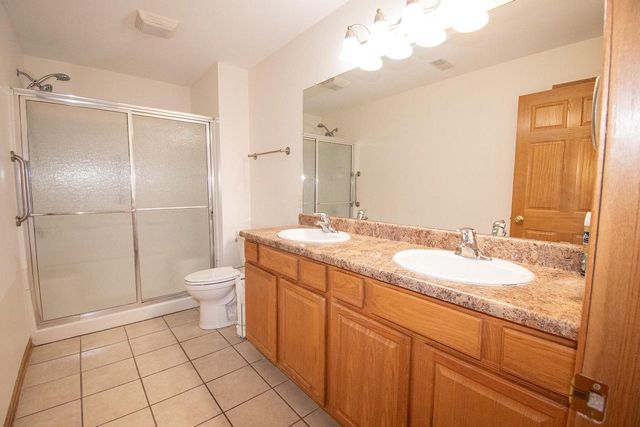 W197N17085 Stonewall DRIVE, Jackson, WI 53037