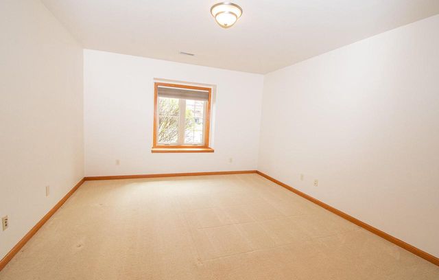 W197N17085 Stonewall DRIVE, Jackson, WI 53037
