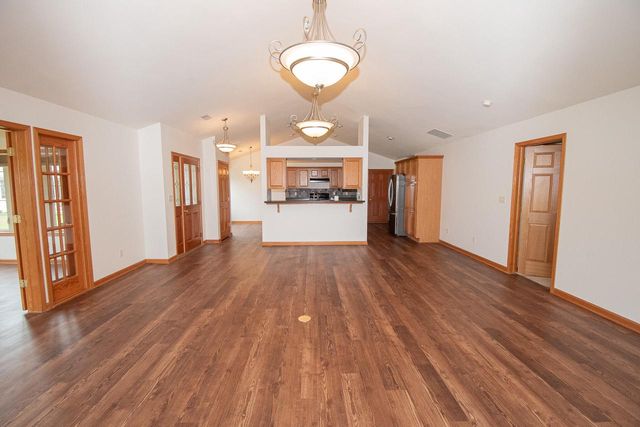 W197N17085 Stonewall DRIVE, Jackson, WI 53037