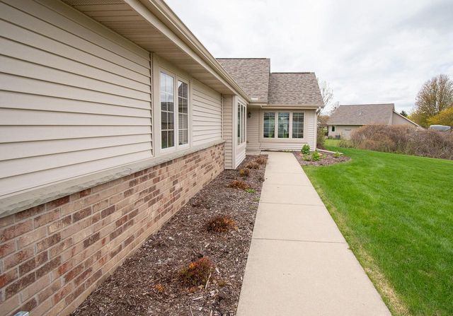 W197N17085 Stonewall DRIVE, Jackson, WI 53037