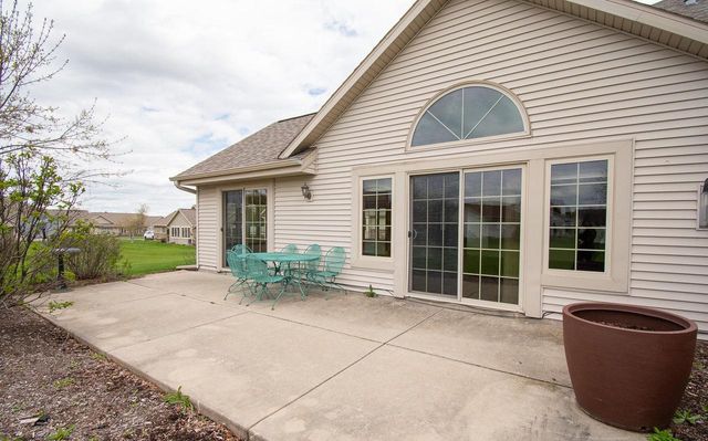 W197N17085 Stonewall DRIVE, Jackson, WI 53037