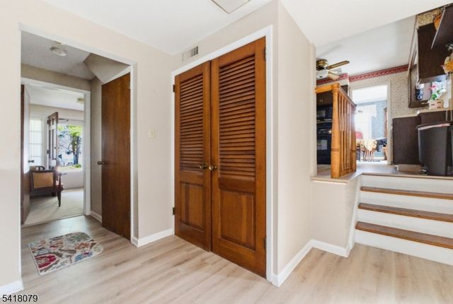 3 Manor Dr, Andover Twp., NJ 07860