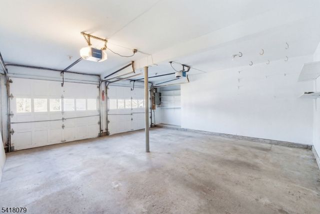 3 Manor Dr, Andover Twp., NJ 07860