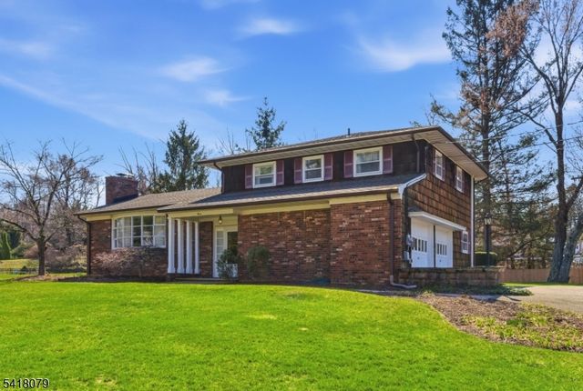 3 Manor Dr, Andover Twp., NJ 07860