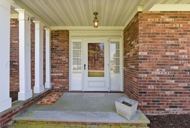 3 Manor Dr, Andover Twp., NJ 07860