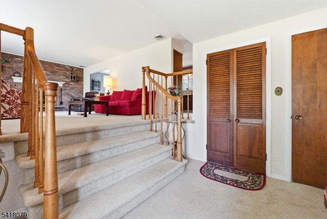 3 Manor Dr, Andover Twp., NJ 07860