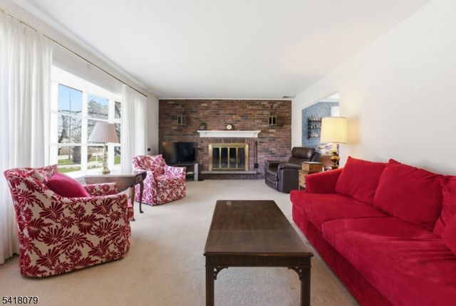 3 Manor Dr, Andover Twp., NJ 07860