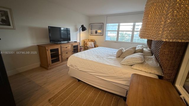 100 Lincoln Rd 410, Miami Beach, FL 33139