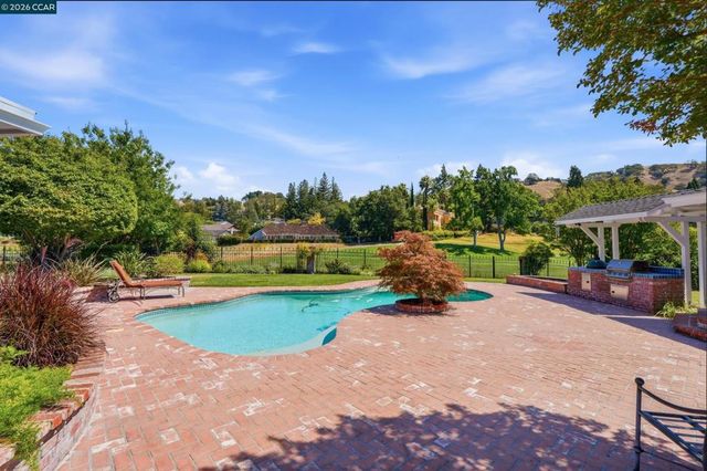 44 Squire Court, Alamo, CA 94507