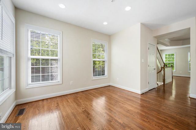 8341 BRODERICK CIR, Gaithersburg, MD 20877