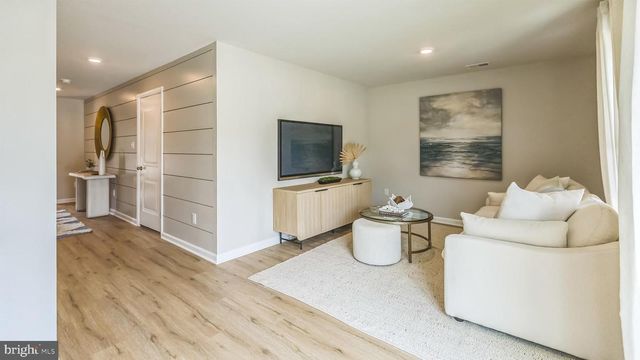 13 BAYBREEZE DR, Waretown, NJ 08758