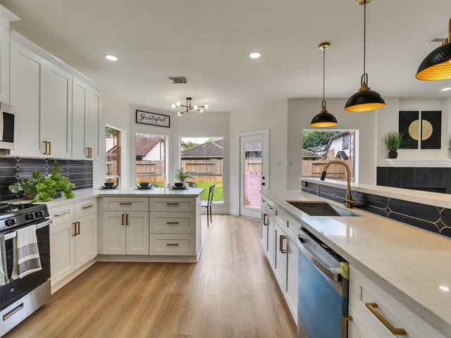 246 Cedar Elm Lane, Sugar Land, TX 77479