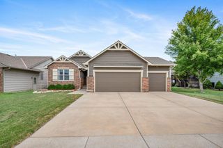 8229 E Old Mill Ct, Wichita, KS 67226
