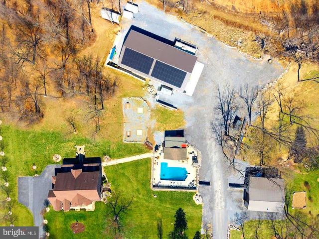 7736 CHAMBERS HILL RD, Harrisburg, PA 17111