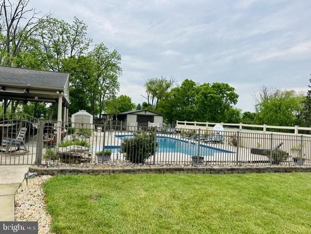 7736 CHAMBERS HILL RD, Harrisburg, PA 17111