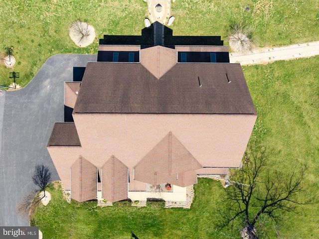 7736 CHAMBERS HILL RD, Harrisburg, PA 17111