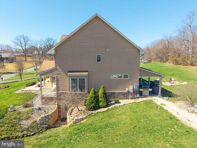 7736 CHAMBERS HILL RD, Harrisburg, PA 17111