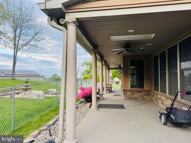 7736 CHAMBERS HILL RD, Harrisburg, PA 17111