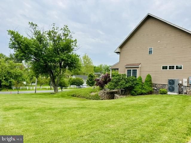 7736 CHAMBERS HILL RD, Harrisburg, PA 17111