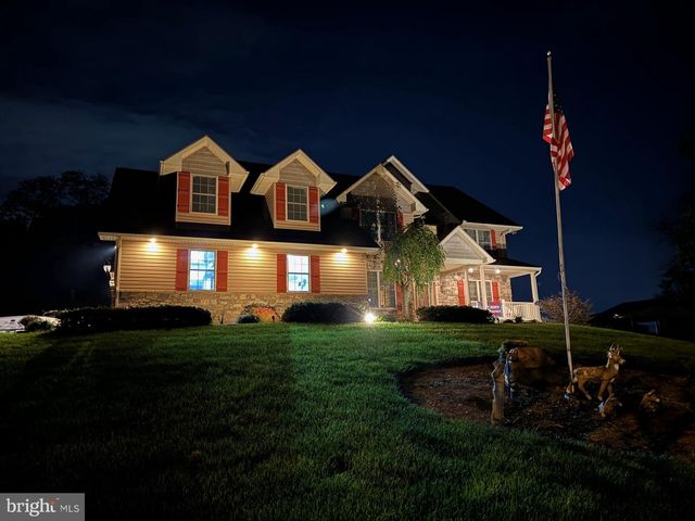 7736 CHAMBERS HILL RD, Harrisburg, PA 17111