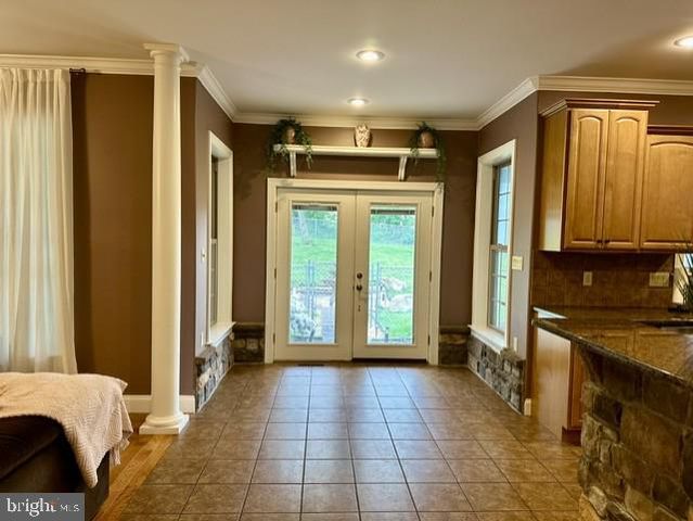 7736 CHAMBERS HILL RD, Harrisburg, PA 17111