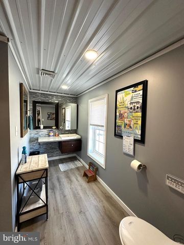 7736 CHAMBERS HILL RD, Harrisburg, PA 17111