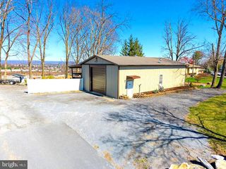 7736 CHAMBERS HILL RD, Harrisburg, PA 17111