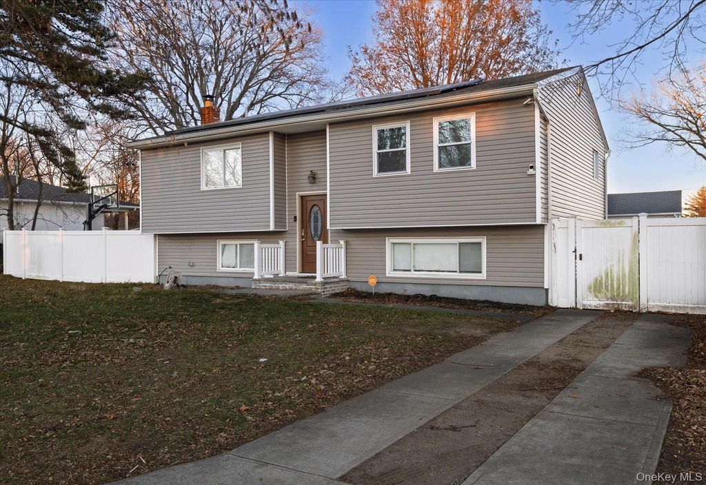 95 S 27th Street, Wyandanch, NY 11798