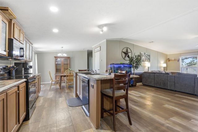 904 Casa Vista Drive, Rio Vista, TX 76093