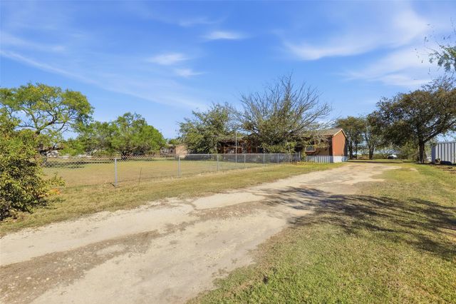 904 Casa Vista Drive, Rio Vista, TX 76093