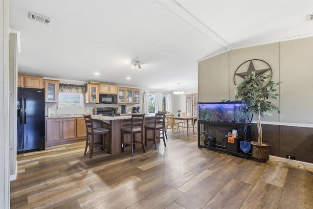 904 Casa Vista Drive, Rio Vista, TX 76093