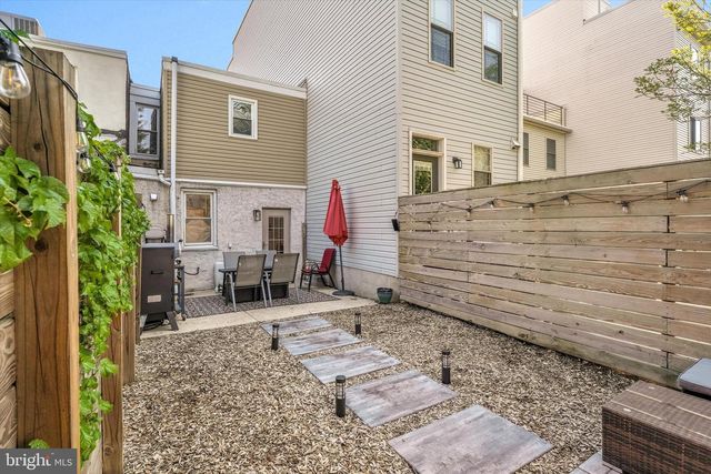 2508 E SERGEANT ST, Philadelphia, PA 19125