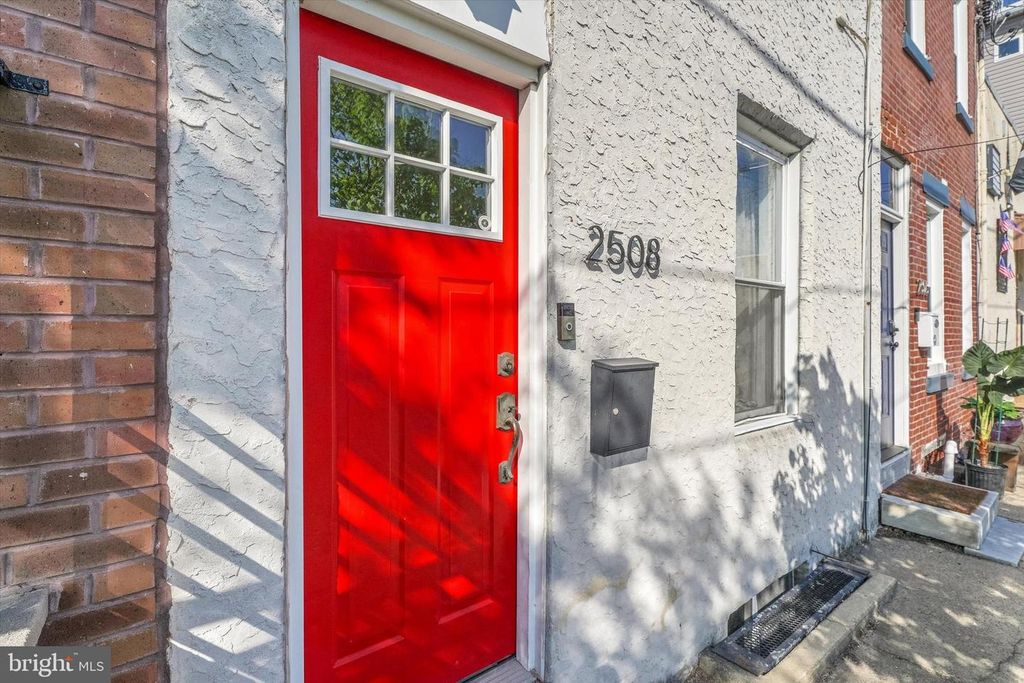 2508 E SERGEANT ST, Philadelphia, PA 19125