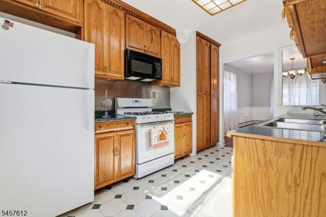 28 Perry St, Belleville Twp., NJ 07109