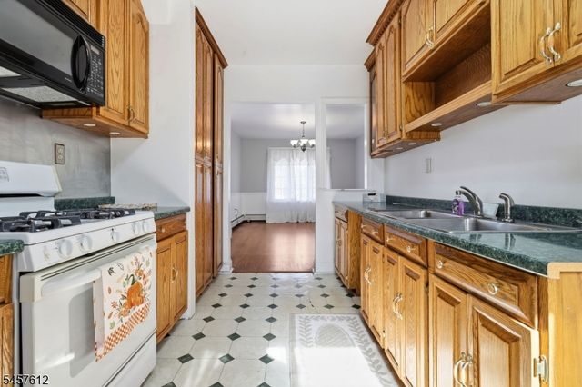 28 Perry St, Belleville Twp., NJ 07109