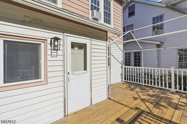 28 Perry St, Belleville Twp., NJ 07109