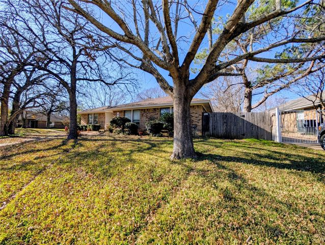 4406 Grey Dawn Drive, Arlington, TX 76017